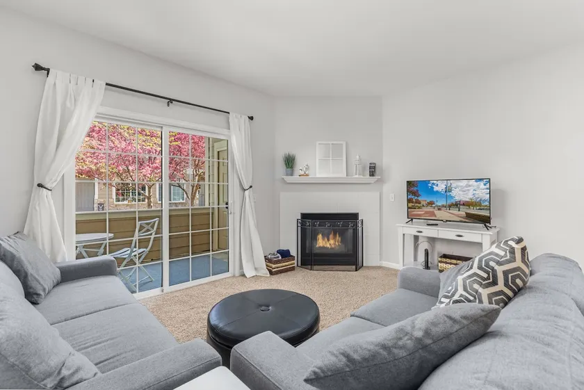 Beacon at the Lakes Cozy 2b2b, Grnd Level Condo - Image 1