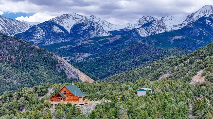 Hot Tub • Majestic Views • Remote Getaway - Image 1