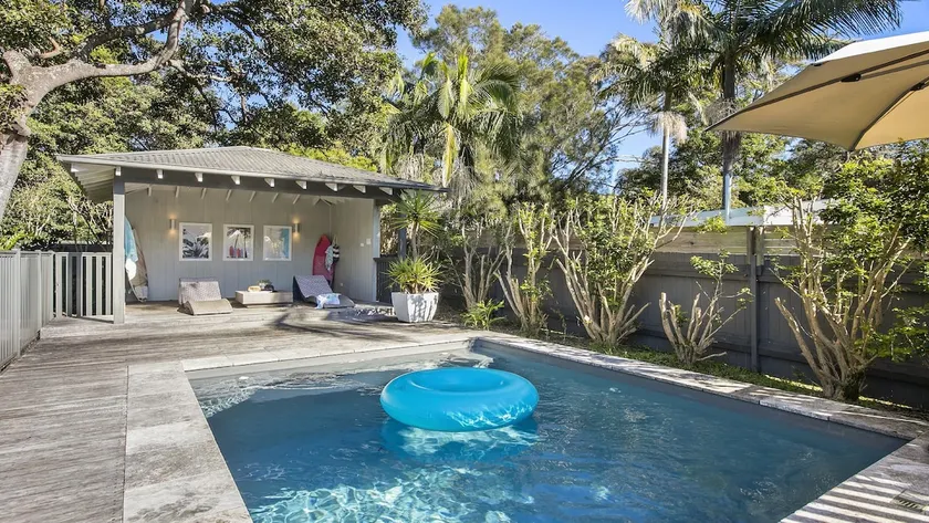 Plunge Pool and Flat 100m Walk To Beach - Image 1