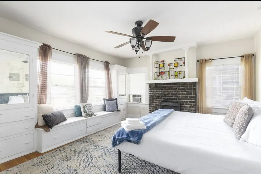 BiG Discounts at Charming Historic 4BR BHM - Image 1