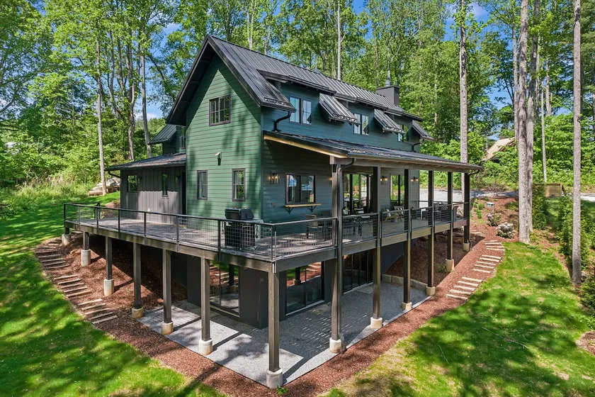 Vibrant 3-Story + Hot Tub, Fire Pit +Biltmore Pass - Image 1