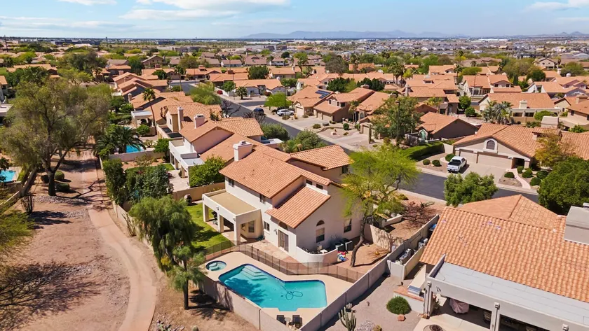 5BDR with Pool and Scenic Golf Views! - Image 1