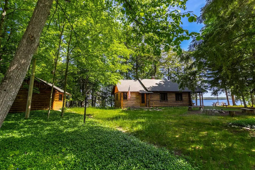 Fisher Trail Cabin - On Burt Lake! Cozy Cabin! Qui - Image 1