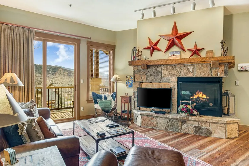 2BR Mountainview | Pool | Hot Tub | Balcony - Image 1