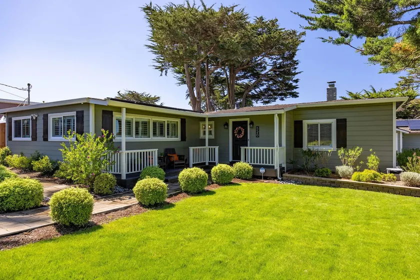 Coastal Charm Inviting 3 BR Montara Home - Image 1
