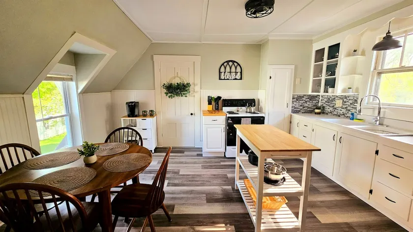 Downtown Den/Sleeps 3/Washer/Dryer - Image 1