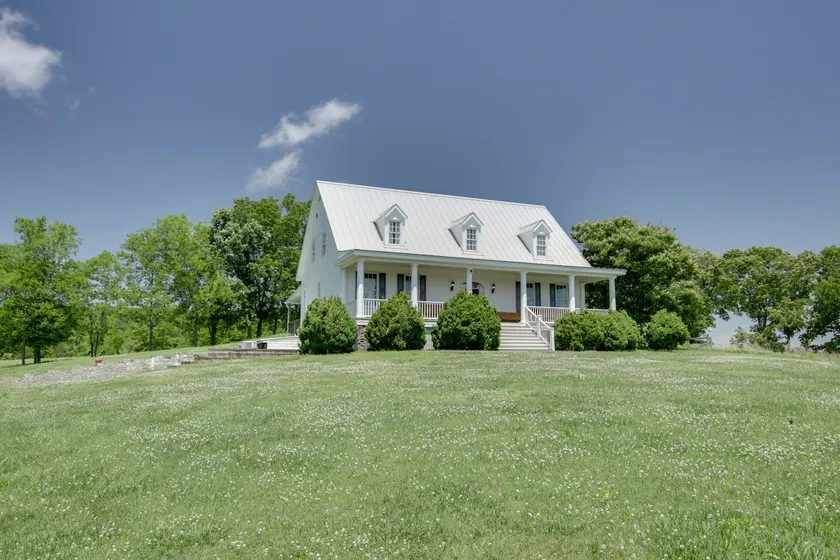 Spacious Rural Getaway in Lexington w/ Deck! - Image 1