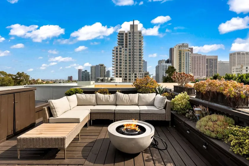 City Lights Rooftop Lounge Townhome - Image 1
