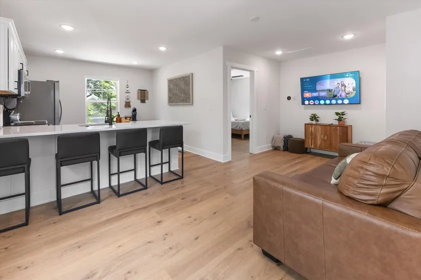 Modern Carriage House Indianapolis - Image 1