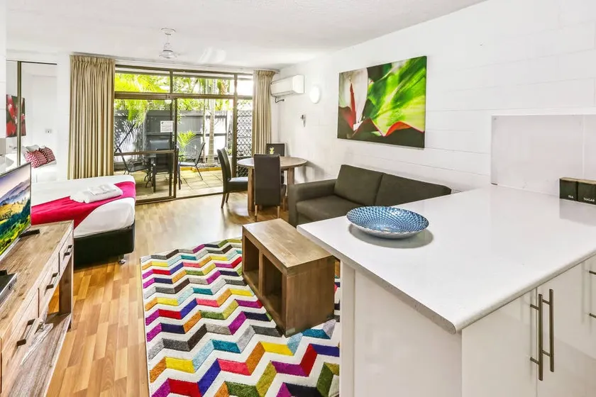 Spacious Studio in Cairns City - Image 1