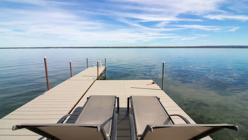 Schoolhouse Cottage | Lake home close to wineries! - Image 1