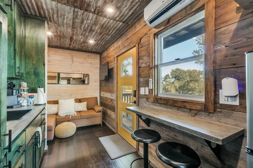 The GlampBox. Lakefront, 20acres, Starlink Wifi! - Image 1
