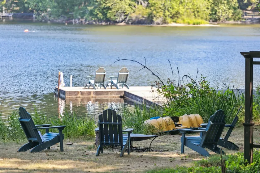 Midcentury Waterfront Retreat w/hottub dock beach - Image 1