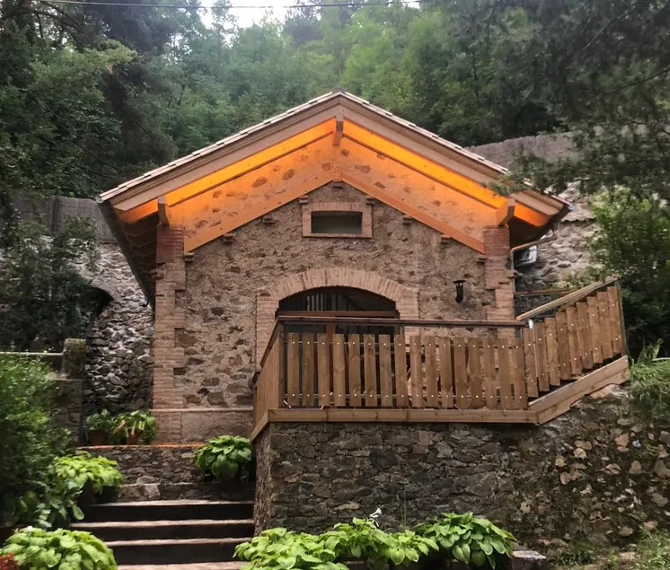 The Cabin - The Forest Apartments - Image 1