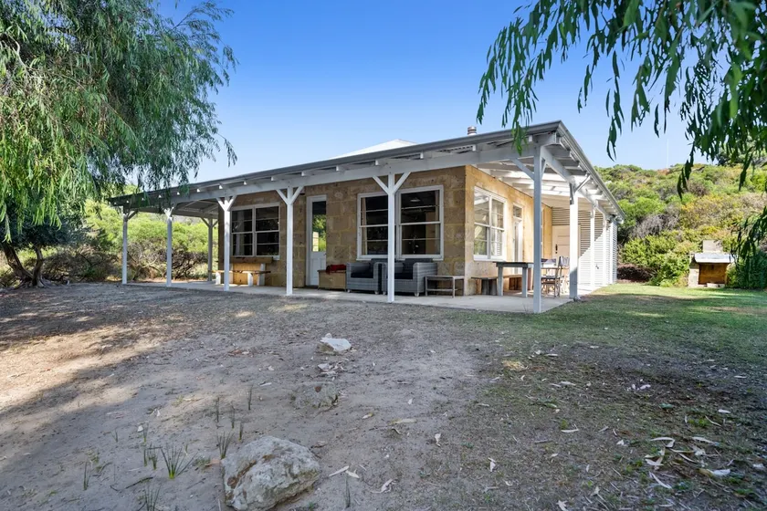 Kangaroo Cottage - Image 1