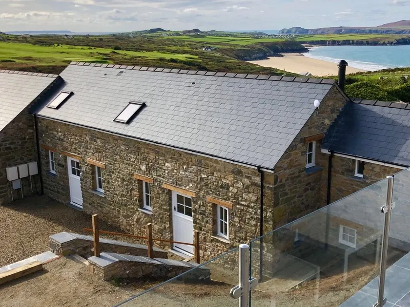 Awel y Môr - 3 Bedroom Cottage - Whitesands - Image 1