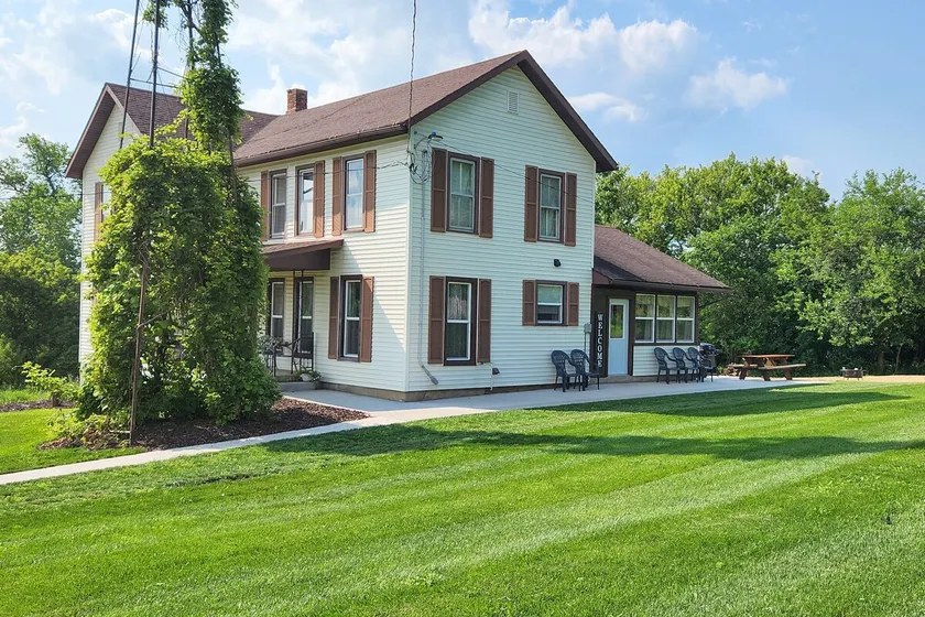 Wisconsin Farmhouse Stay: Utv, Boat, Snowmobile! - Image 1