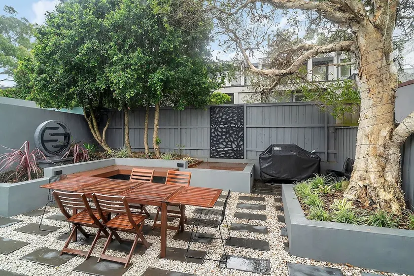Balmain Beauty with Spacious Garden - Image 1