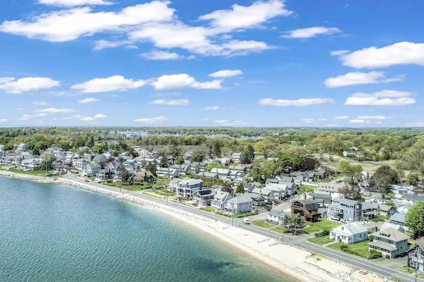 Beachside Branford- walk to Beach, Grill - Image 1