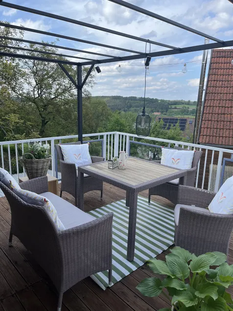 Apartment with roof terrace - Image 1