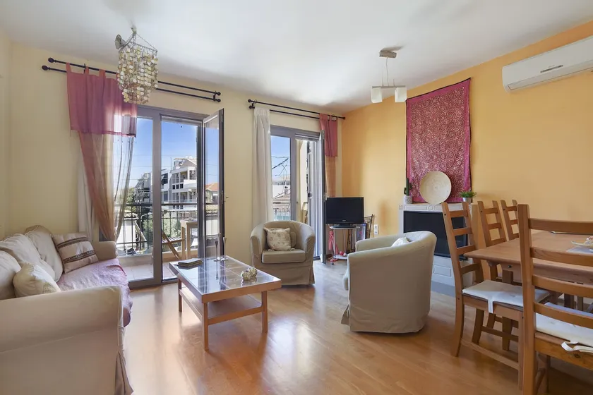Sunny house - Image 1