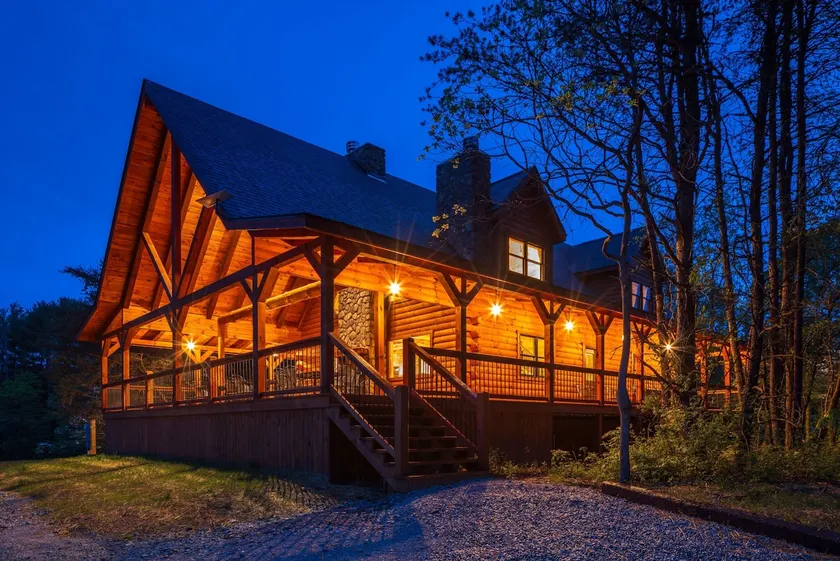 Scenic Ridge Lodge - Sleeps up to 16 - w/ Hot Tub - Image 1