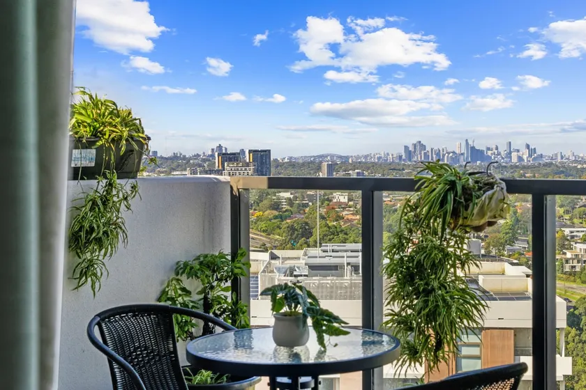High level urban retreat in Macquarie Park - Image 1