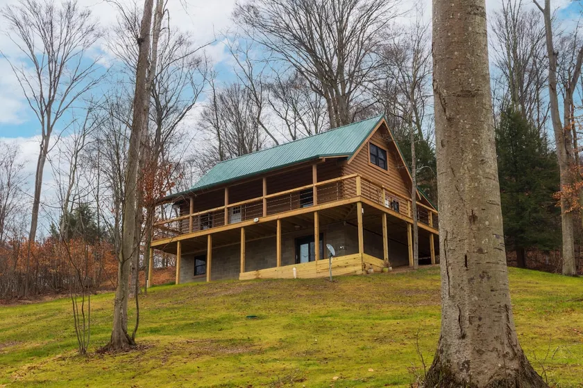 The Overlook Cabin w/ Hot Tub Near Hocking Hills - Image 1