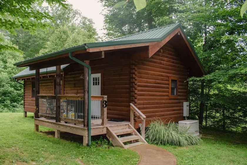 The Oasis Cozy Cabin w/ Hot Tub Near Hocking Hills - Image 1