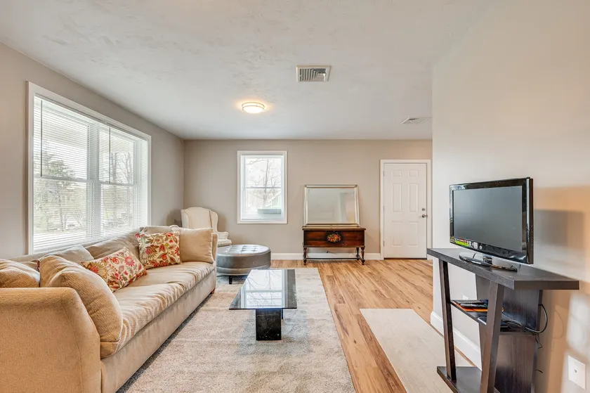New Hampshire Abode w/ Mountain Views, Near Skiing - Image 1