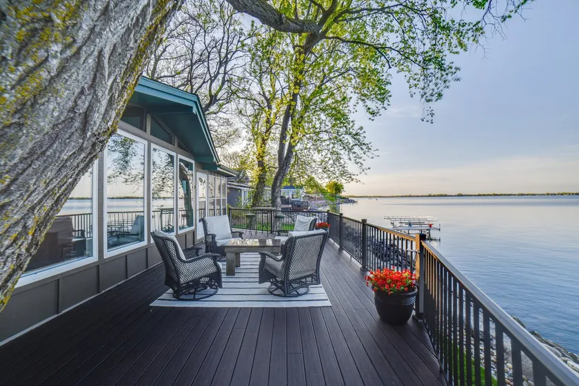 Dreamy Lake Poinsett Cabin w/ Deck, Dock & Views! - Image 1