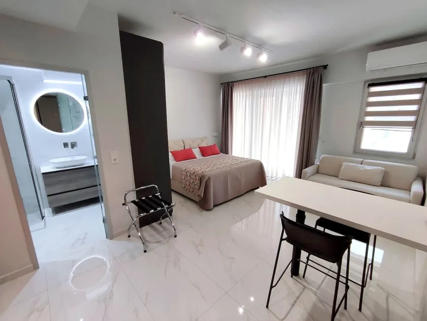 Seaside apartment near the city center - Image 1