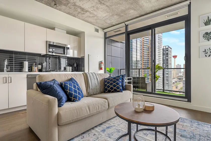 Tower Views w AC, Dining, Private Patio - Image 1