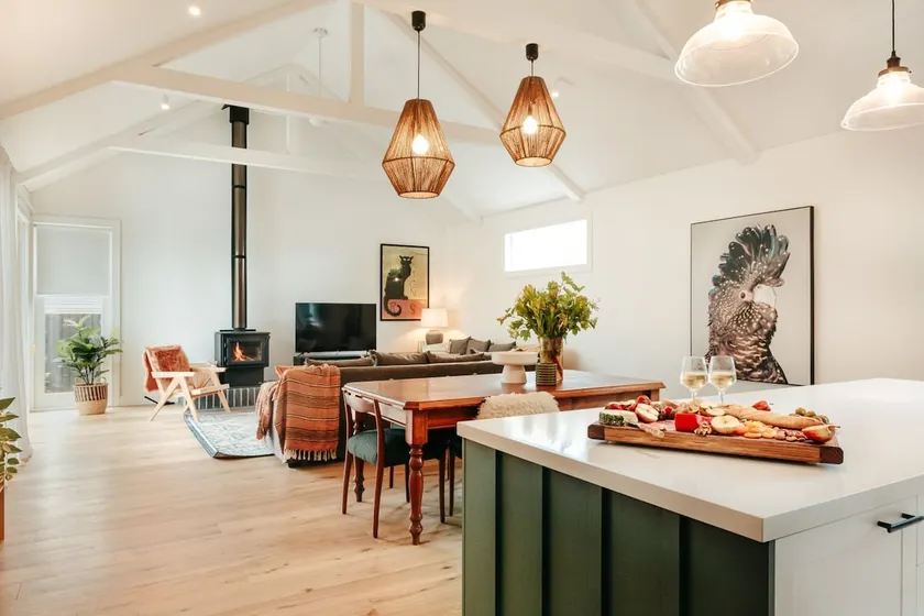 Dorothea- stylishly designed home in Trentham - Image 1