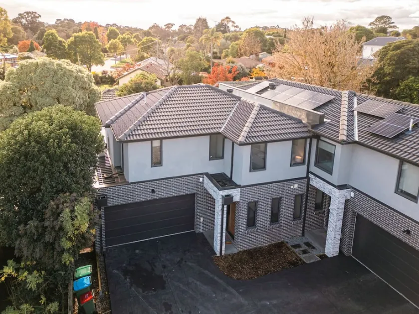 StayAU Stylish Spacious 4BR Home Ringwood - Image 1