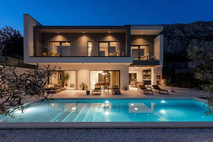 Villa Adventure with 3 en-suite bedrooms, a Media room, private pool, 7km from Omiš - Image 1