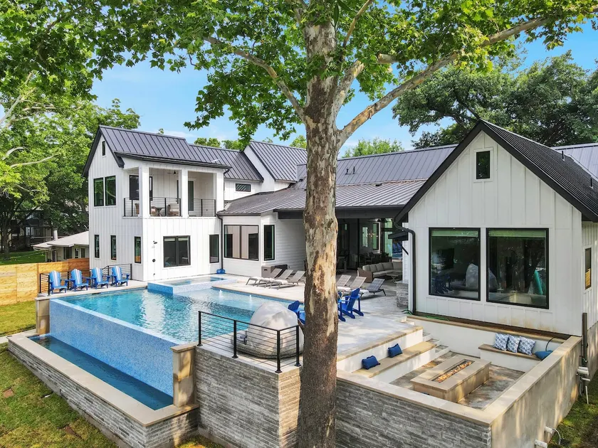 Palm Paradise on Lake LBJ with Concierge Services - Image 1
