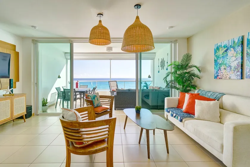 Marbella 2bedroom Beachfront Apartment - Image 1