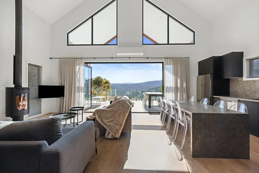 Black Tusk - Merrijig - Sleeps 8 - Image 1