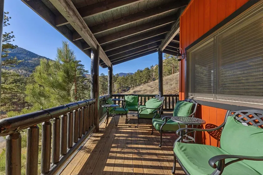 Cabin 9- Spacious cabin- 4 King beds- 2 baths - Image 1