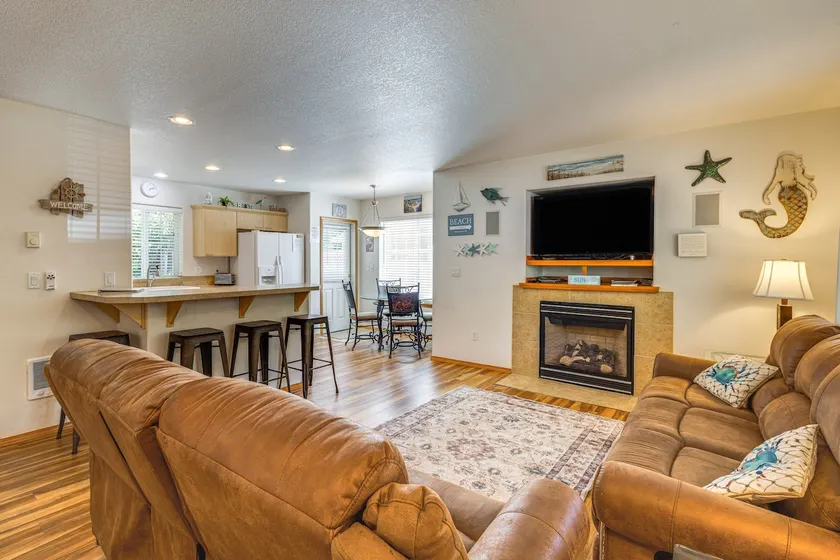 Half Mi to Beach: Rockaway Beach Home w/ Grill! - Image 1