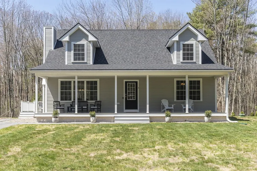 Spacious Pet Friendly-Close to Beach and Town! - Image 1