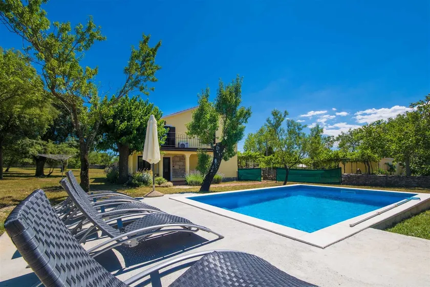 Secluded Pool Villa 5 minutes from the beach - Image 1