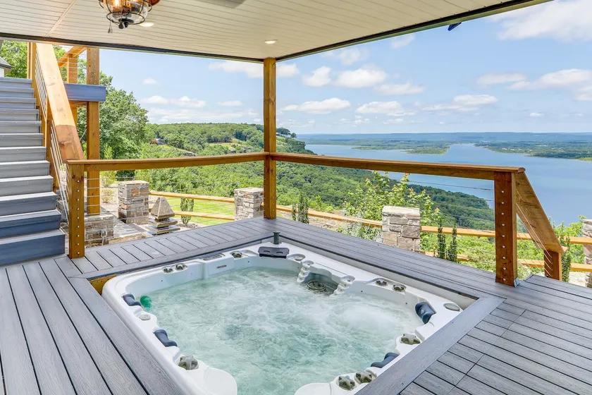 Luxe Home w/ Panoramic Greers Ferry Lake Views - Image 1