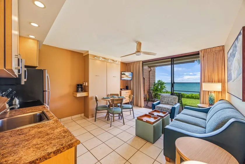Kuleana Club #404 Oceanfront -1 bedroom 1 bathroom - Gated - Image 1
