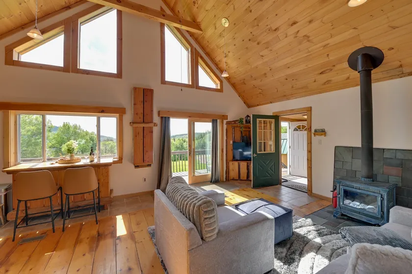 Hot Tub & Amazing Views! Family Catskills Cabin - Image 1