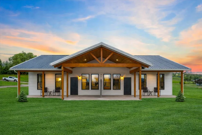 Stallion Stay 2-BR, Polson,MT – Near Flathead Lake - Image 1