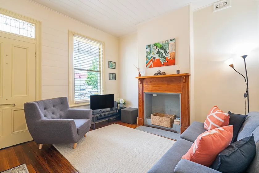 Cosy Glebe Cottage - Stroll to Central Hobart - Image 1