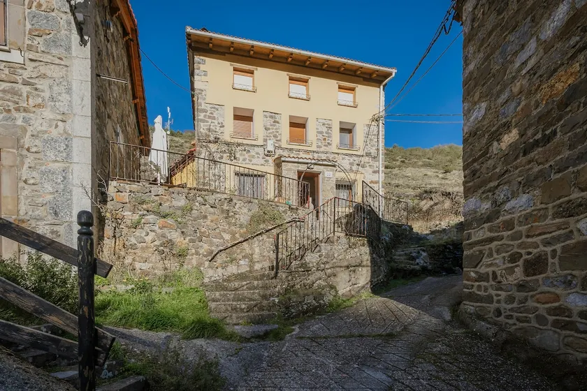 Sara's House - Image 1
