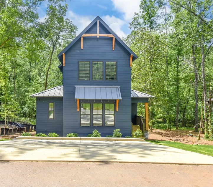 Lake Martin, Neighborhood Pool and Hot Tub! Pet Fr - Image 1